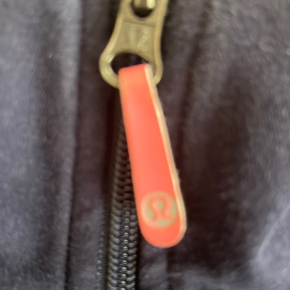CALLING ALL LULULEMON COLLECTORS ! Original Lululemon batwing zipup jacket - Picture 2 of 2